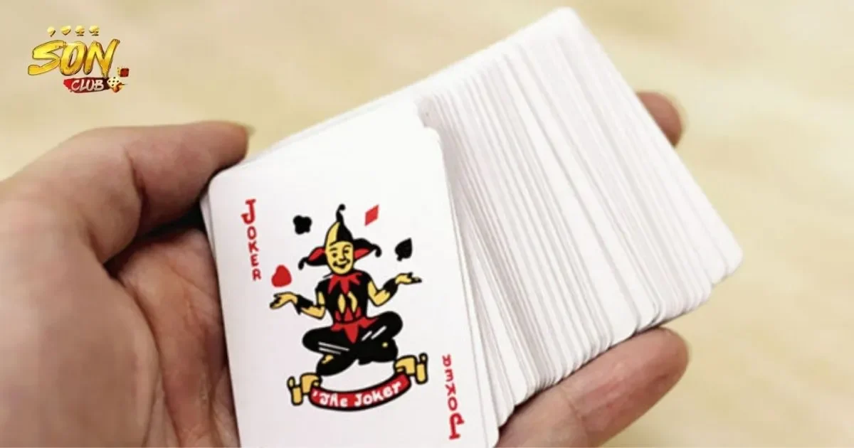 Game Bài Bửu SONCLUB: Luật Chơi và Chiến Lược Hiệu Quả 3 Phân Tích Bài Đối Thủ